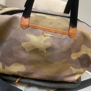 Stella Dot
Camouflage Duffel Bag with Black Handles